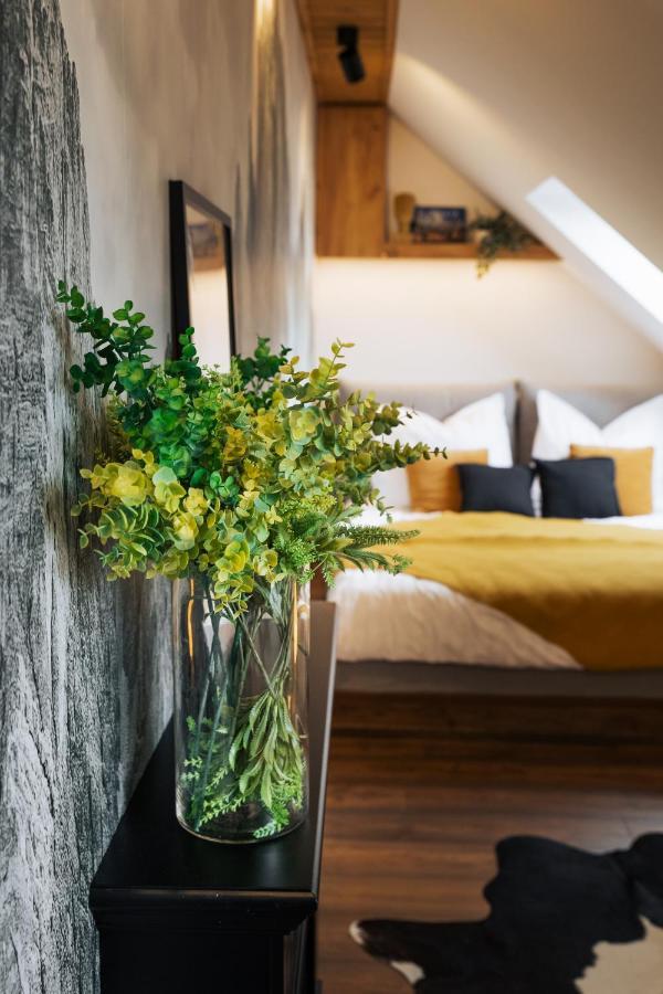 Cozy Mountain Attic Apartment In High Tatras Vel'ka Lomnica Exterior photo